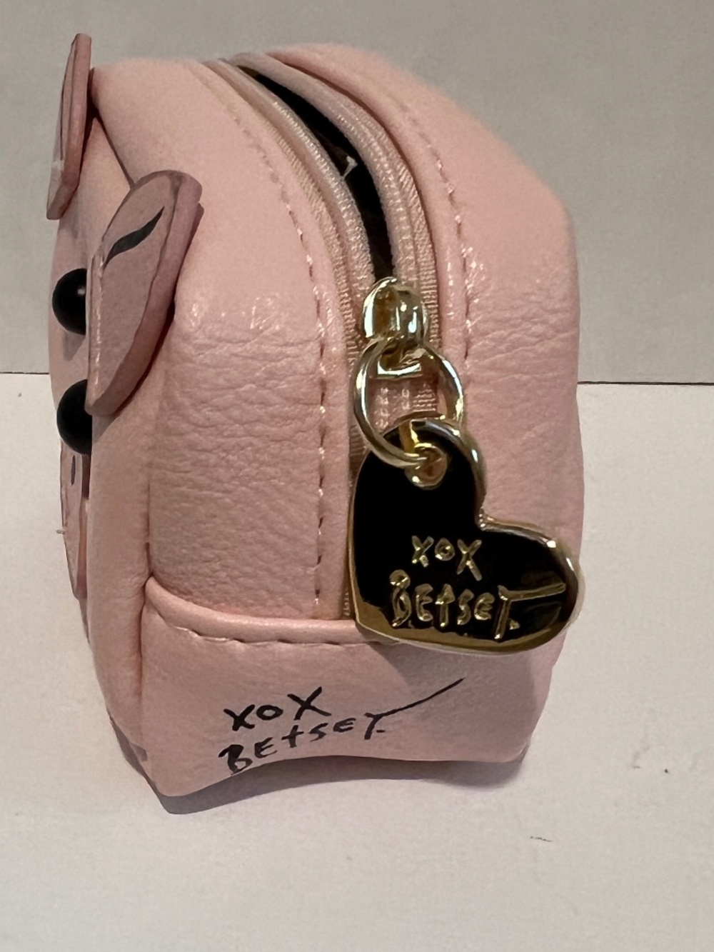 PIG PILL BOX & CASE BETSEY JOHNSON SIGNED NEW - Picture 4 of 4